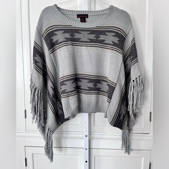 MATERIAL GIRL | Med | Fringe Sweater Poncho - Picture 1 of 8